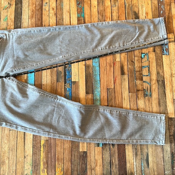 Paige Grey Cropped Zipper Jeans Sz 27 - Picture 3 of 10